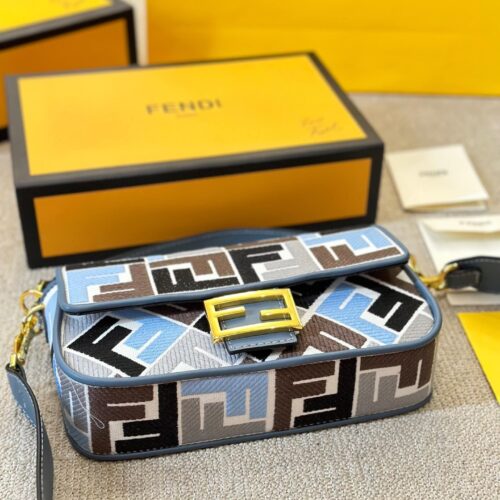 fendi baguette ff embroidered shoulder bag multicolor 26cm ci9y2.jpeg