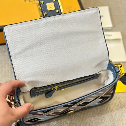 fendi baguette ff embroidered shoulder bag multicolor 26cm y3ouv.jpeg