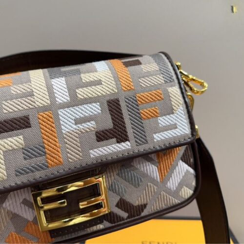 fendi baguette multicolor canvas bag with ff embroidery 25cm 8br600anh4f1mql 8ukzr.jpg