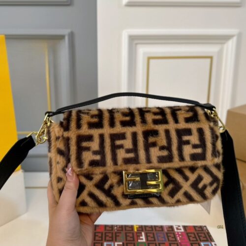 fendi baguette sheepskin bag brown 26cm y4py1.jpg