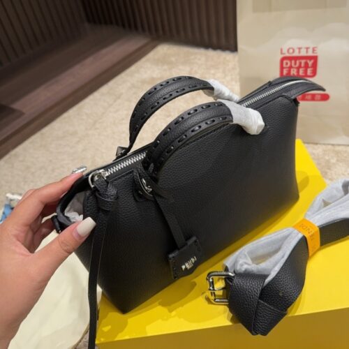 fendi by the way medium leather boston bag black 20cm 8bl1461d5f0gxn 04a1d.jpg