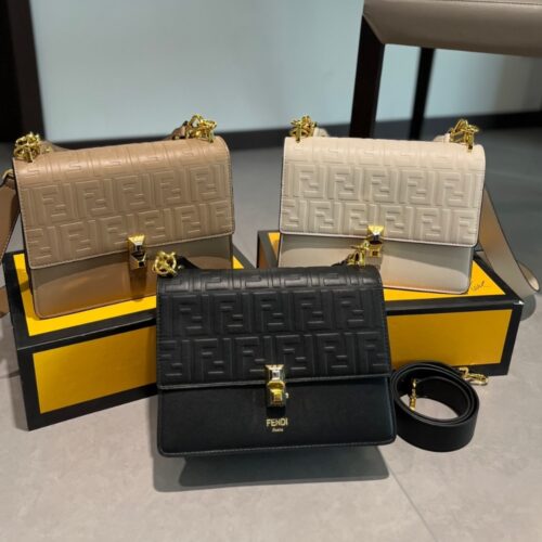 fendi logo embossed kan i black 24cm 8inho.jpg