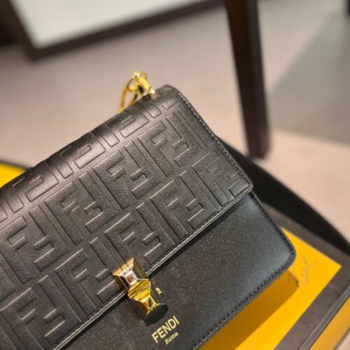 fendi logo embossed kan i black 24cm zqbxx.jpg