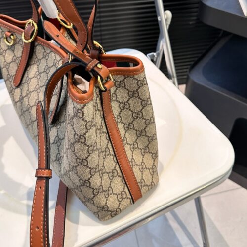 gucci gg emblem small tote bag beige and dark brown 31cm dnfkt.jpg