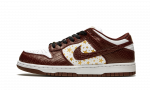 Nike SB Dunk Low "Supreme - Stars - Barkroot Brown"