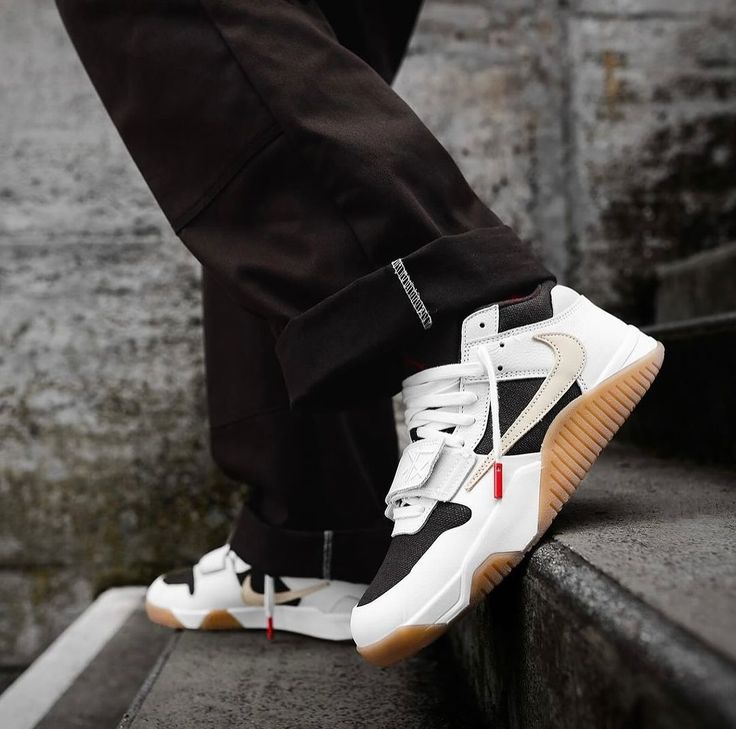 Jordan Jumpman Jack TR Travis Scott Sail outfit