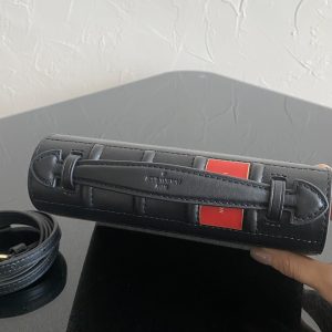 LV BOOK CHAIN WALLET4.jpg