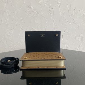 LV BOOK CHAIN WALLET8.jpg