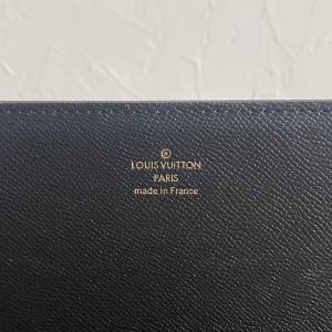 LV BOOK CHAIN WALLET9.jpg