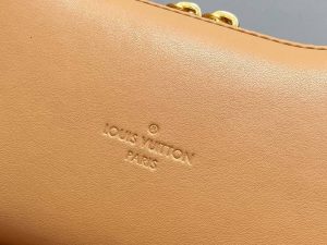 LV Wallet Bone Wearable 1