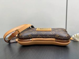 LV Wallet Bone Wearable 4