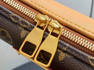 LV Wallet Bone Wearable 6