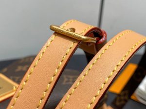 LV Wallet Bone Wearable 8