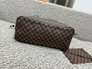 Louis Vuitton Neverfull GM Tote Bag 6.jpg