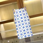 Louis Vuitton OnTheGo MM 10.jpg