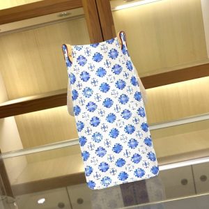 Louis Vuitton OnTheGo MM 10.jpg