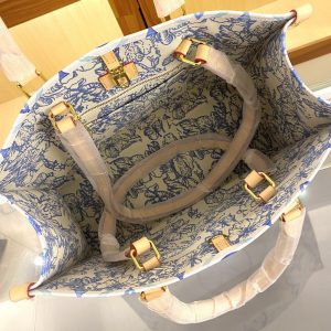 Louis Vuitton OnTheGo MM 2.jpg
