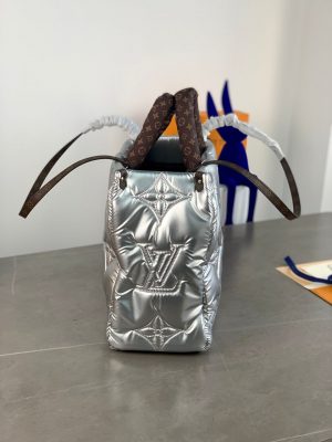 Louis Vuitton Pillow Onthego GM 6 1.jpg