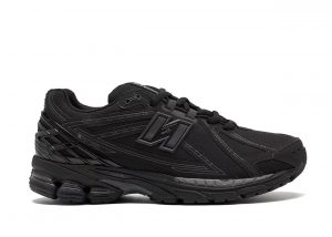 New Balance 1906r Triple Black