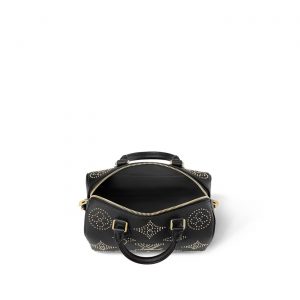 xr:d:DAF2SHLMvEs:72,j:6973111098870850152,t:23122109