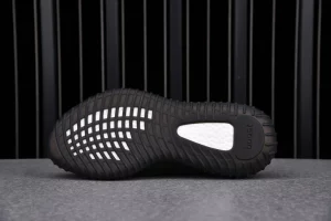 Yeezy Boost 350 V2 Core Black Copper 3