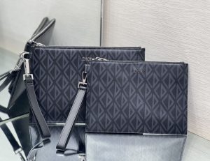 borsa dior uomo kpyzp.jpg