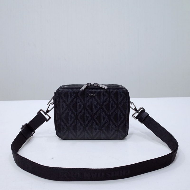 borsa dior uomo v9nzs.jpg