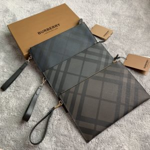 burberry borse uomo ngbgz.jpg