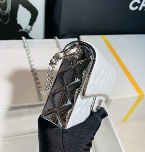 chanel 22a small evening bag limited edition white lambskin slivery 004 luxibags.ru .jpg