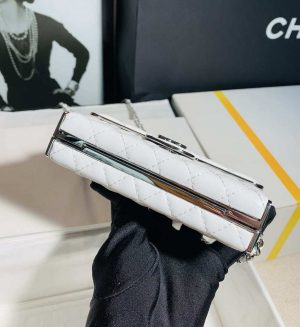 chanel 22a small evening bag limited edition white lambskin slivery 007 luxibags.ru .jpg