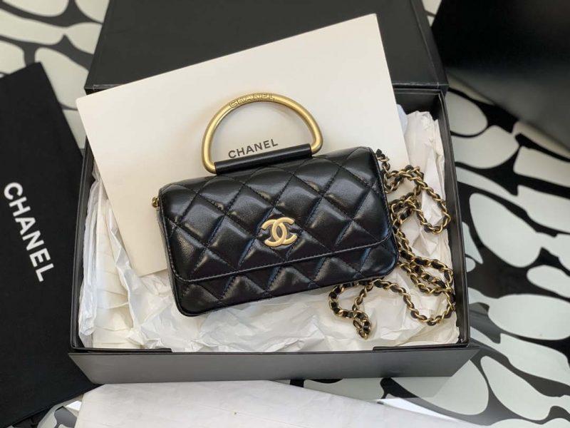 chanel a99288 clutch with chain shiny lambskin gold tone metal 001 luxibags.ru .jpg