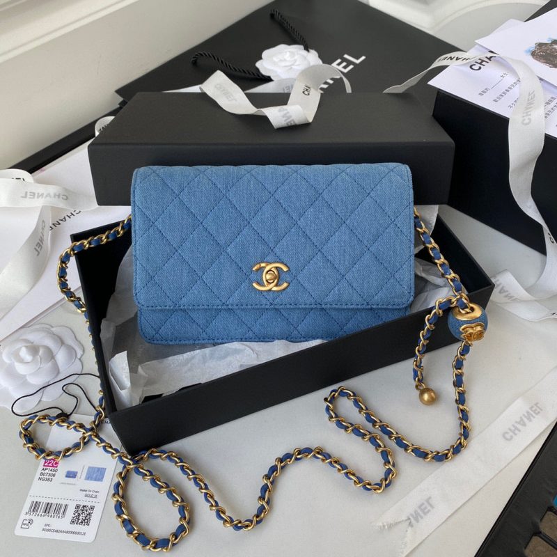 chanel ap0250 wallet on chain lambskin a33814 blue 01 luxibags.ru .jpg