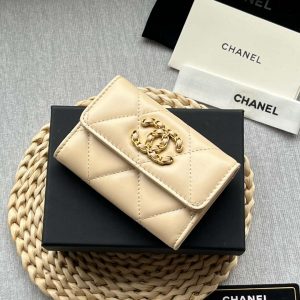 chanel ap1790 19 flap card holder shiny lambskin gold tone ruthenium finish metal beige 005 luxibags.ru .jpg