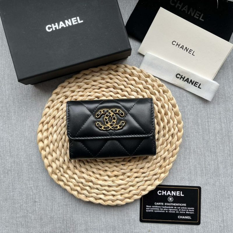 chanel ap1790 19 flap card holder shiny lambskin gold tone ruthenium finish metal black 001 luxibags.ru .jpg