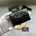 chanel ap1790 19 flap card holder shiny lambskin gold tone ruthenium finish metal black 003 luxibags.ru .jpg