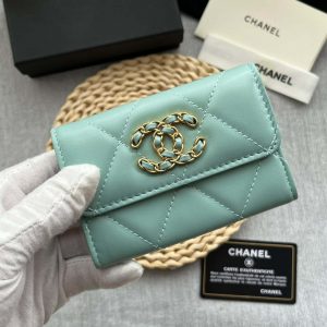 chanel ap1790 19 flap card holder shiny lambskin gold tone ruthenium finish metal rblue 003 luxibags.ru .jpg