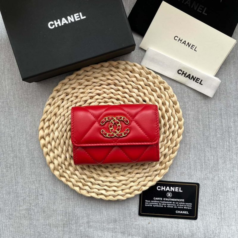 chanel ap1790 19 flap card holder shiny lambskin gold tone ruthenium finish metal red 001 luxibags.ru .jpg