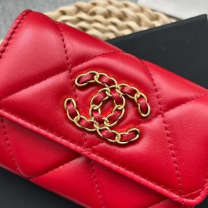 chanel ap1790 19 flap card holder shiny lambskin gold tone ruthenium finish metal red 006 luxibags.ru .jpg