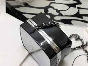 chanel ap2398 small vanity case acrylic black silver 0004 luxibags.ru .jpg