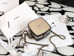 chanel ap2398 small vanity case lambskin gold tone metal white and gold 003 luxibags.ru .jpg