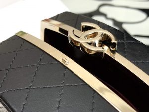 chanel ap2398 small vanity case lambskin gold tone metal white and gold 005 luxibags.ru .jpg