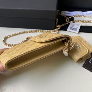 chanel ap2742 phone airpods pro case with chain grained shiny apricot 04 luxibags.ru .jpg