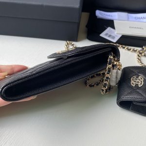 chanel ap2742 phone airpods pro case with chain grained shiny black 05 luxibags.ru .jpg
