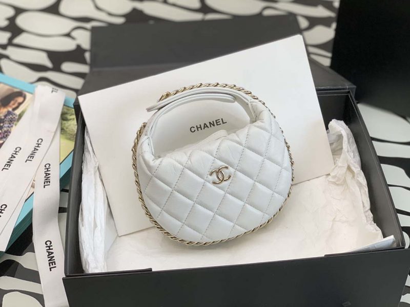 chanel ap3095 pouch lambskin gold tone metal white 001 luxibags.ru .jpg