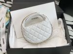 chanel ap3095 pouch lambskin gold tone metal white 007 luxibags.ru .jpg