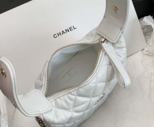 chanel ap3095 pouch lambskin gold tone metal white 008 luxibags.ru .jpg