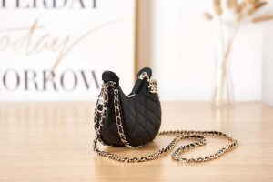 chanel ap3232 clutch with chain lambskin shiny light gold metal black 004 luxibags.ru .jpg