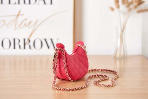 chanel ap3232 clutch with chain lambskin shiny light gold metal red 004 luxibags.ru .jpg