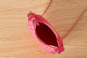 chanel ap3232 clutch with chain lambskin shiny light gold metal red 007 luxibags.ru .jpg