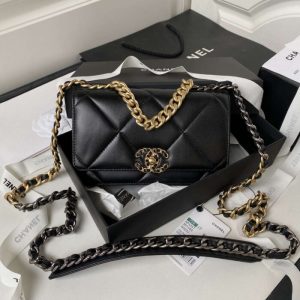 chanel ap3267 19 wallet on chain woc shiny lambskin black 010 luxibags.ru 700x700 1.jpg
